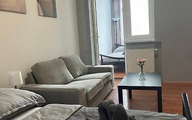 1St Plaza Apartment